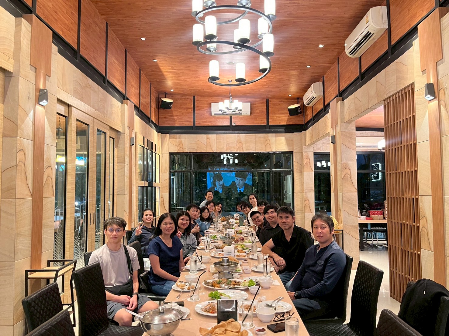 You are currently viewing งานเลี้ยงฉลองปีใหม่และแสดงความยินดีกับสมาชิกห้องปฏิบัติการ PCELL